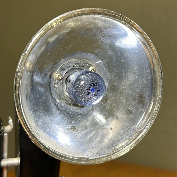 KODAK Brownie Twin 20 with Flash - Picture 16 of 16